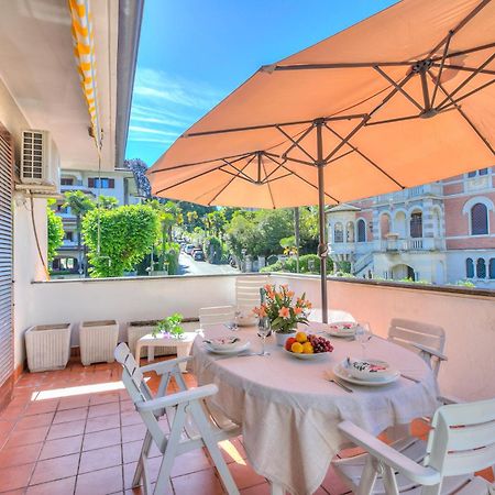 Appartamento Gaya Stresa Center - Happy Rentals Dış mekan fotoğraf